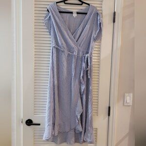 Naïf- (Plus-Size) Long Light Blue & White Ruffle Striped Flowing Dress
